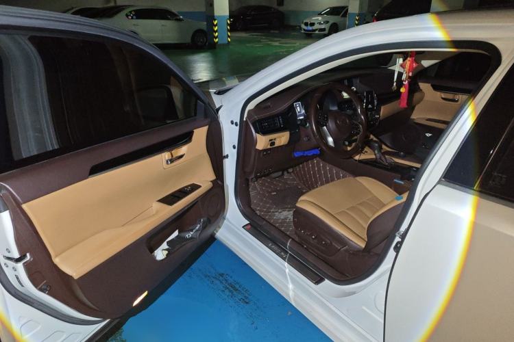 Used Lexus ES 2015 300h Comfort Edition Driver Seat