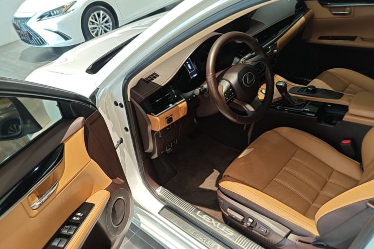 Used Lexus ES 2015 200 Elite Edition Driver Seat