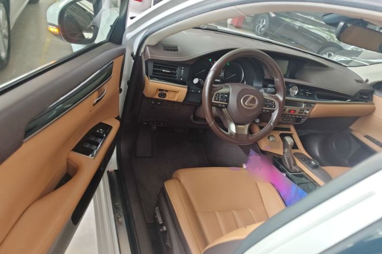 Used Lexus ES 2015 200 Comfort Edition Driver Seat