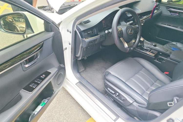 Used Lexus ES 2015 200 Elite Edition Driver Seat