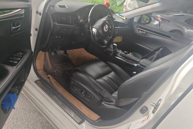 Used Lexus ES 2015 300h Comfort Edition Driver Seat