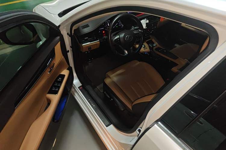 Used Lexus ES 2015 200 Comfort Edition Driver Seat