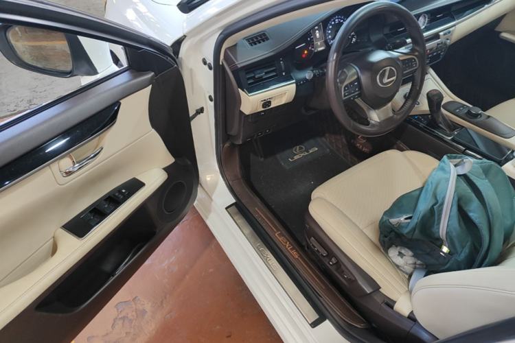 Used Lexus ES 2015 200 Elite Edition Driver Seat