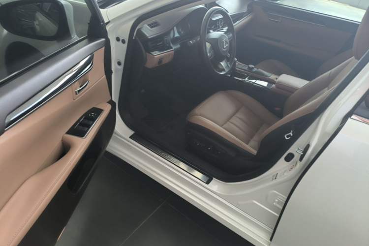 Used Lexus ES 2015 200 Elite Edition Driver Seat
