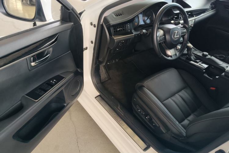Used Lexus ES 2015 200 Elite Edition Driver Seat