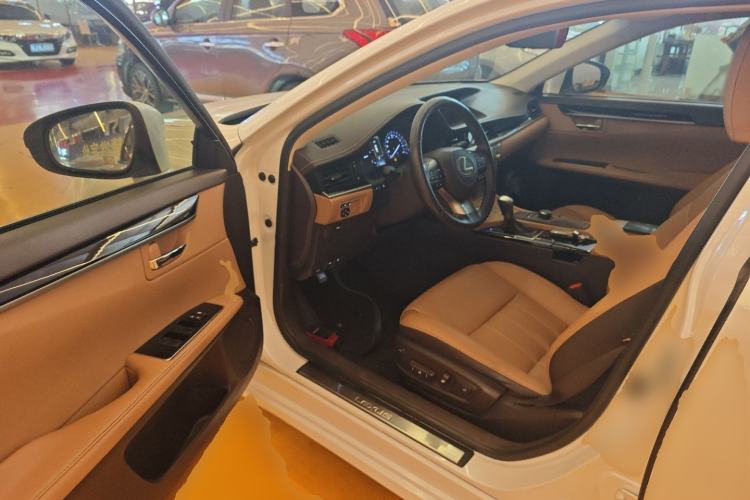 Used Lexus ES 2015 200 Elite Edition Driver Seat