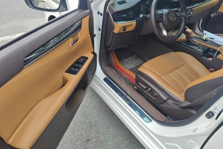 Used Lexus ES 2015 200 Comfort Edition Driver Seat