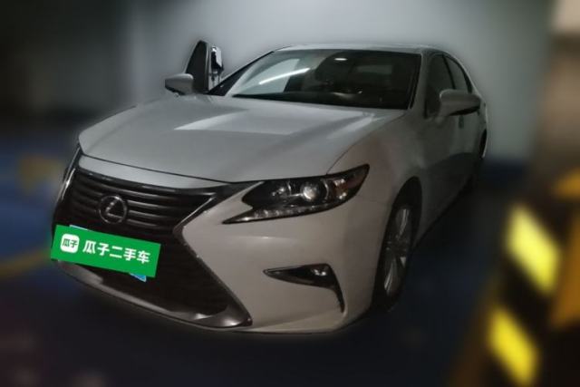 Ojetý Lexus ES 2015 200 Elite Edition