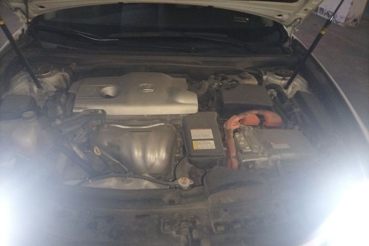 Used Lexus ES 2015 300h Comfort Edition Engine Bay