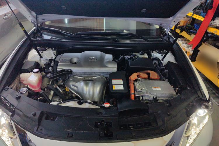 Used Lexus ES 2015 300h Comfort Edition Engine Bay