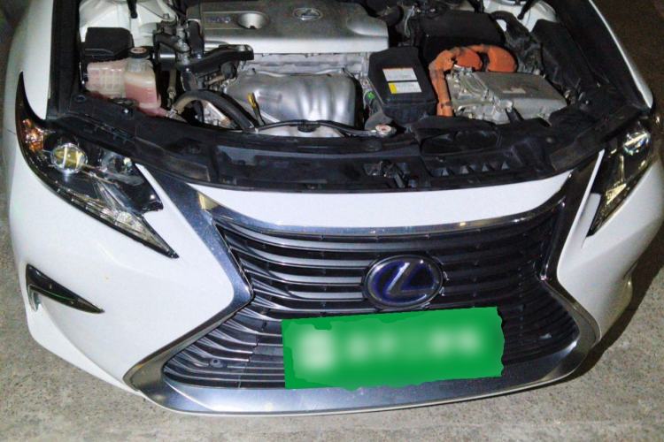 Used Lexus ES 2015 300h Comfort Edition Engine Bay