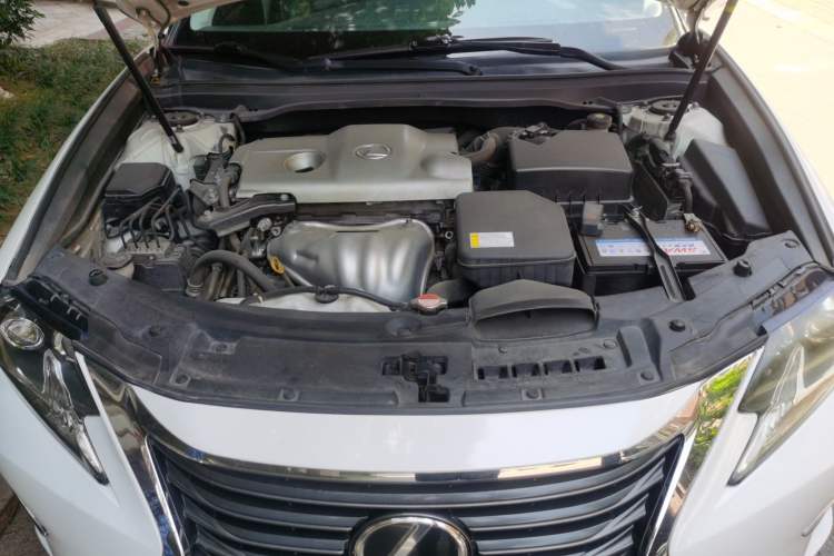 Used Lexus ES 2015 250 Elegant Edition Engine Bay