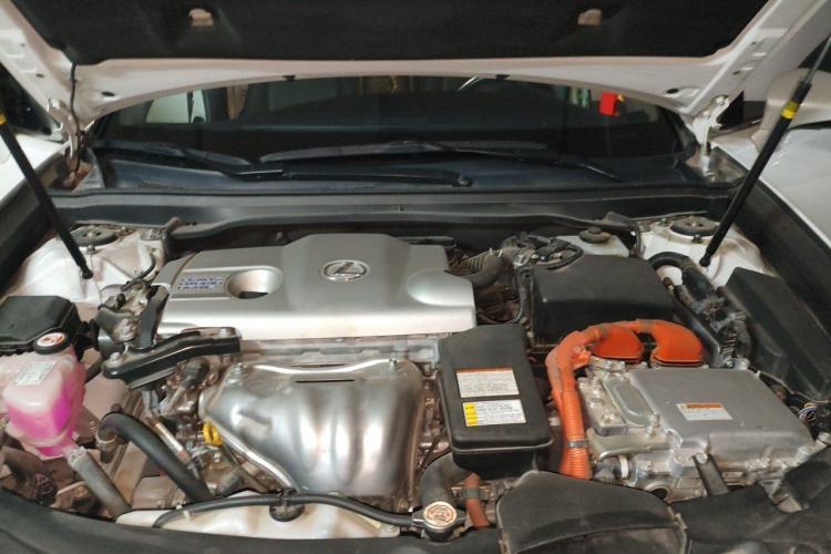 Used Lexus ES 2015 300h Comfort Edition Engine Bay