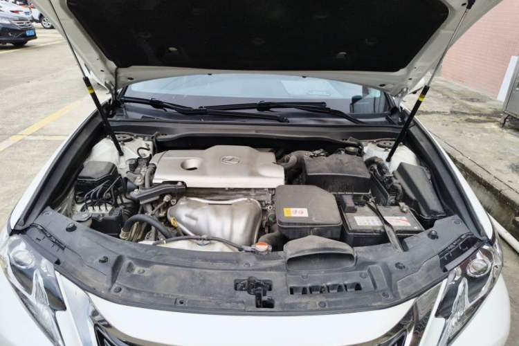 Used Lexus ES 2015 250 Elegant Edition Engine Bay
