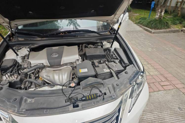 Used Lexus ES 2015 200 Elite Edition Engine Bay Left