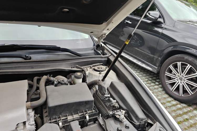 Used Lexus ES 2015 200 Comfort Edition Engine Bay Left