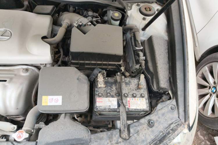 Used Lexus ES 2015 250 Elegant Edition Engine Bay Left