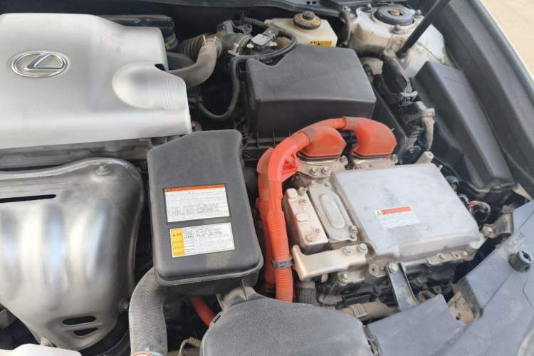 Used Lexus ES 2015 300h Comfort Edition Engine Bay Left