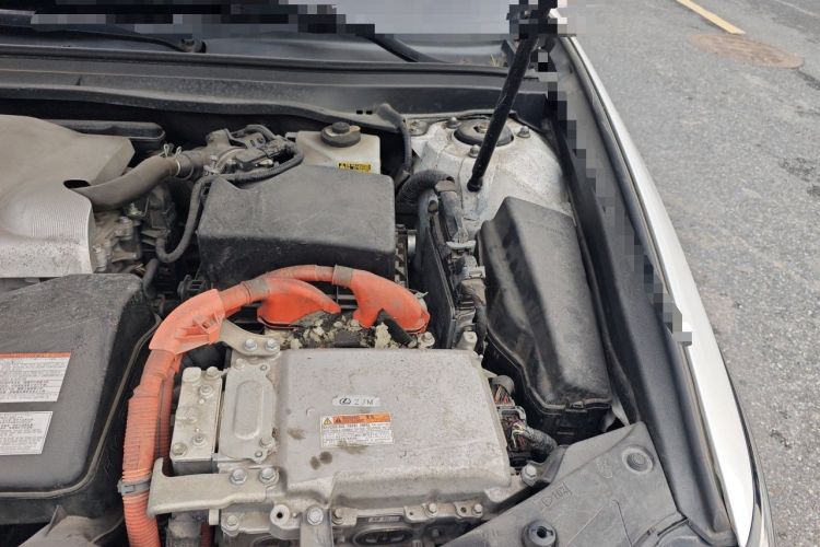 Used Lexus ES 2015 300h Comfort Edition Engine Bay Left