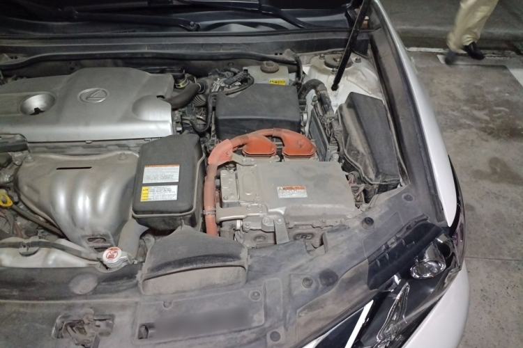 Used Lexus ES 2015 300h Comfort Edition Engine Bay Left