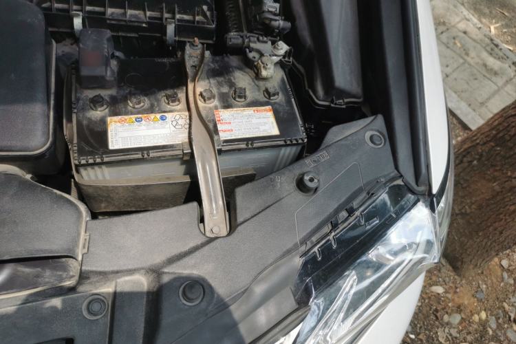 Used Lexus ES 2015 200 Elite Edition Engine Bay Left