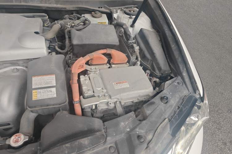 Used Lexus ES 2015 300h Comfort Edition Engine Bay Left