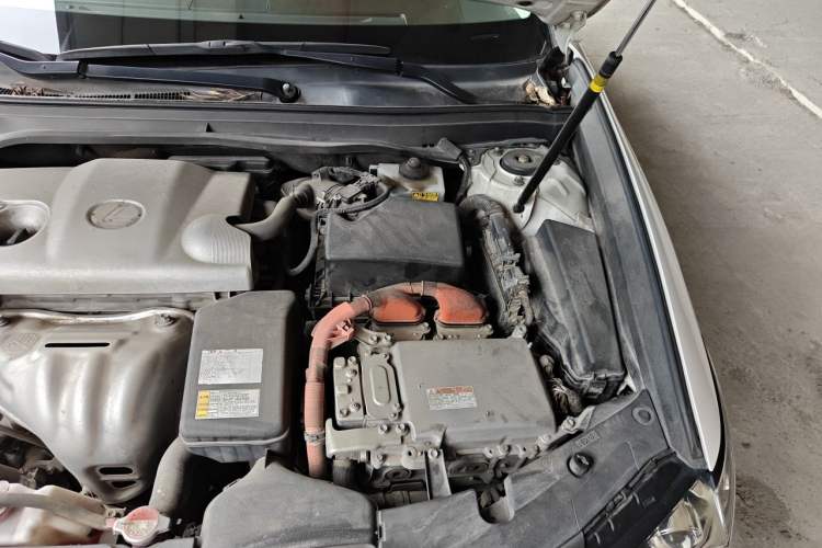 Used Lexus ES 2015 300h Comfort Edition Engine Bay Left