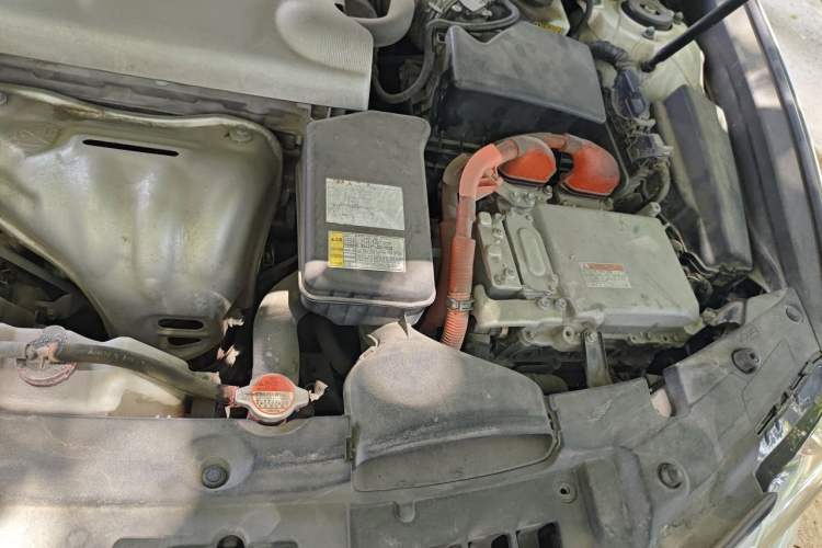 Used Lexus ES 2015 300h Comfort Edition Engine Bay Left