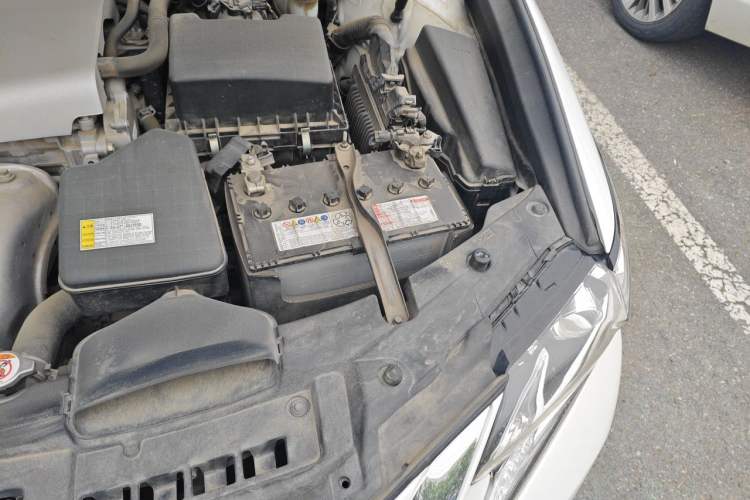 Used Lexus ES 2015 200 Comfort Edition Engine Bay Left