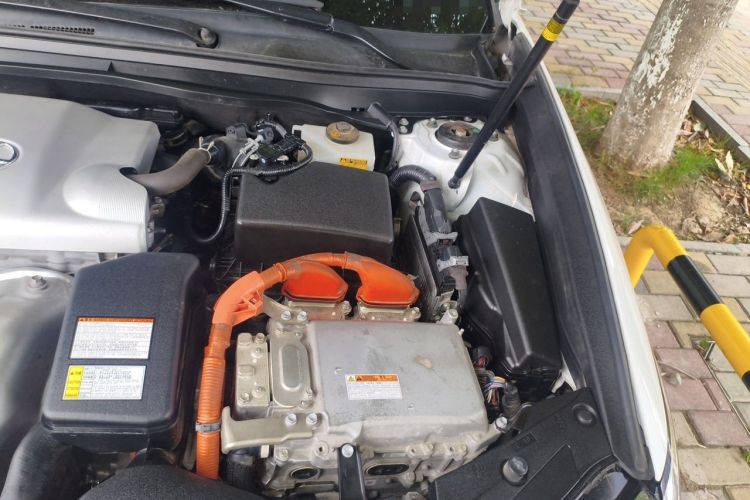 Used Lexus ES 2015 300h Comfort Edition Engine Bay Left
