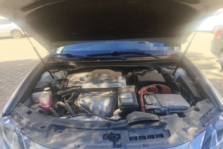 Used Lexus ES 2015 300h Comfort Edition Engine Bay