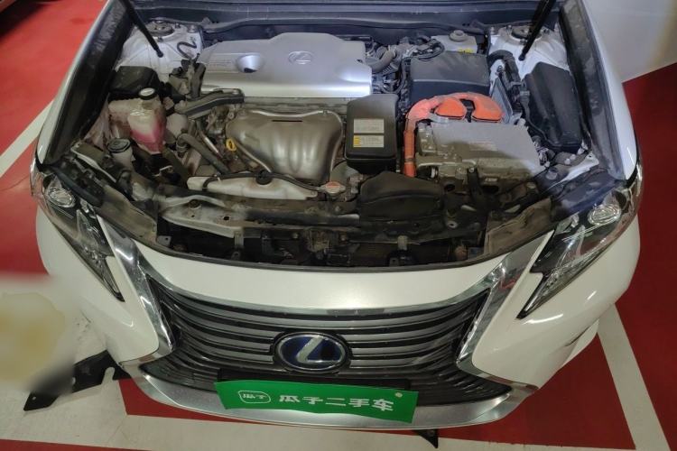 Used Lexus ES 2015 300h Comfort Edition Engine Bay