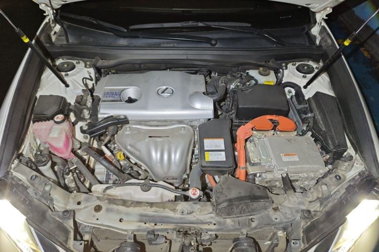Used Lexus ES 2015 300h Comfort Edition Engine Bay