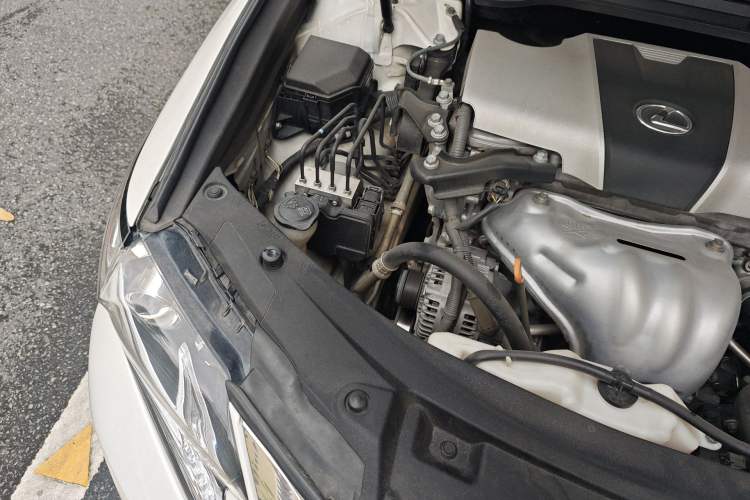 Used Lexus ES 2015 200 Elite Edition Engine Bay Right
