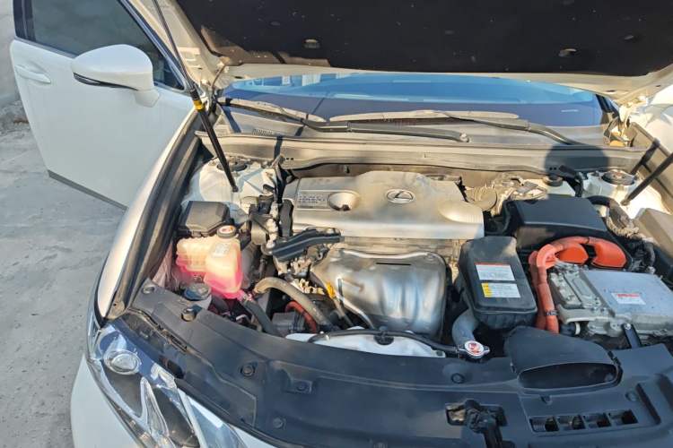 Used Lexus ES 2015 300h Comfort Edition Engine Bay Right