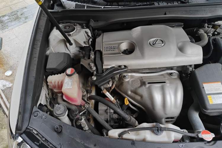 Used Lexus ES 2015 300h Comfort Edition Engine Bay Right