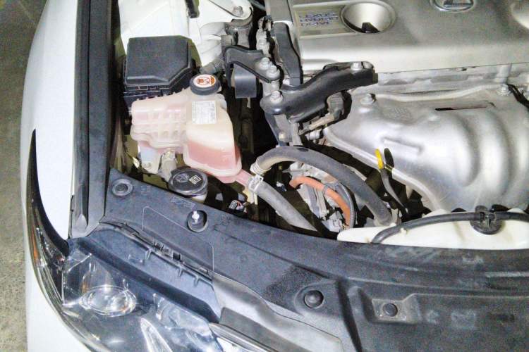 Used Lexus ES 2015 300h Comfort Edition Engine Bay Right