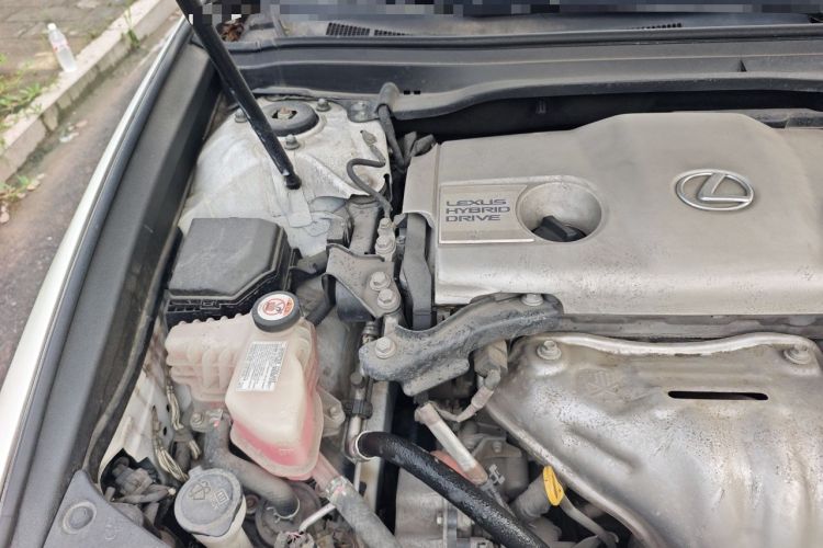 Used Lexus ES 2015 300h Comfort Edition Engine Bay Right