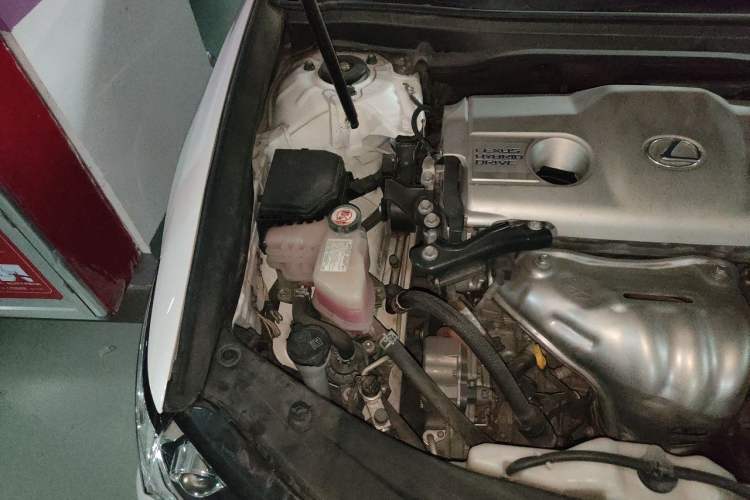 Used Lexus ES 2015 300h Comfort Edition Engine Bay Right