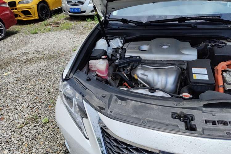 Used Lexus ES 2015 300h Comfort Edition Engine Bay Right