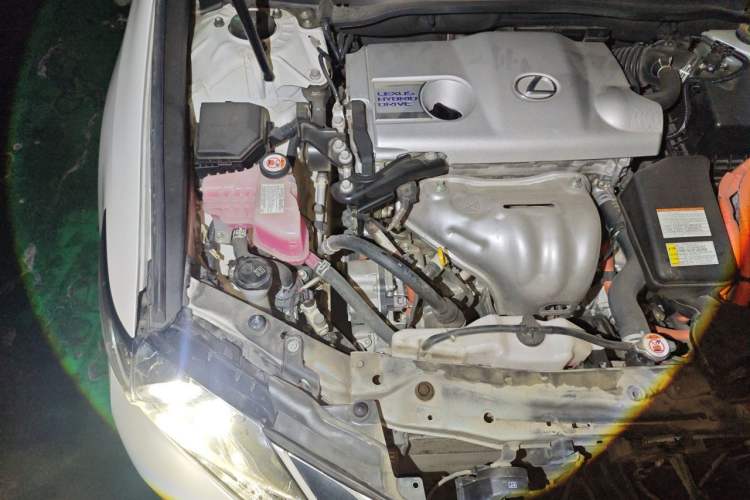 Used Lexus ES 2015 300h Comfort Edition Engine Bay Right