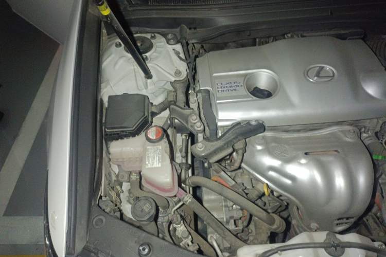 Used Lexus ES 2015 300h Comfort Edition Engine Bay Right