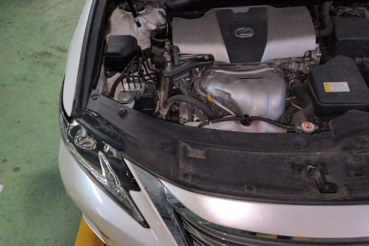 Used Lexus ES 2015 200 Elite Edition Engine Bay Right
