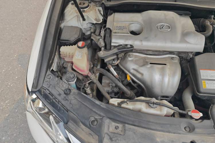 Used Lexus ES 2015 300h Comfort Edition Engine Bay Right
