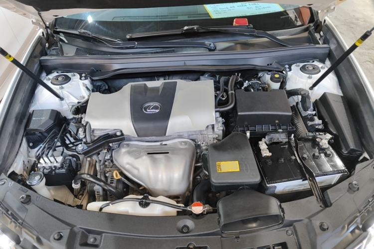 Used Lexus ES 2015 200 Elite Edition Engine Bay