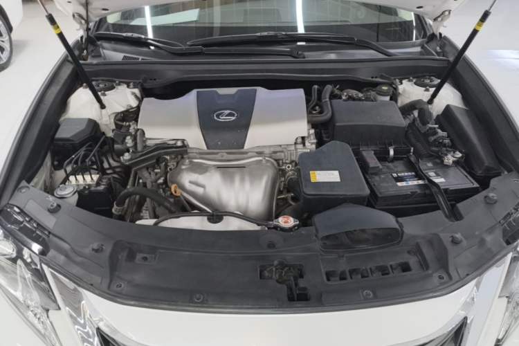 Used Lexus ES 2015 200 Elite Edition Engine Bay