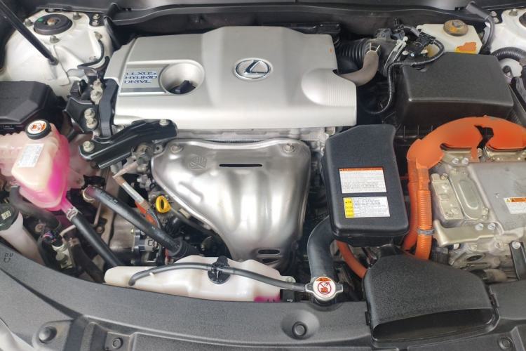 Used Lexus ES 2015 300h Comfort Edition Engine Bay