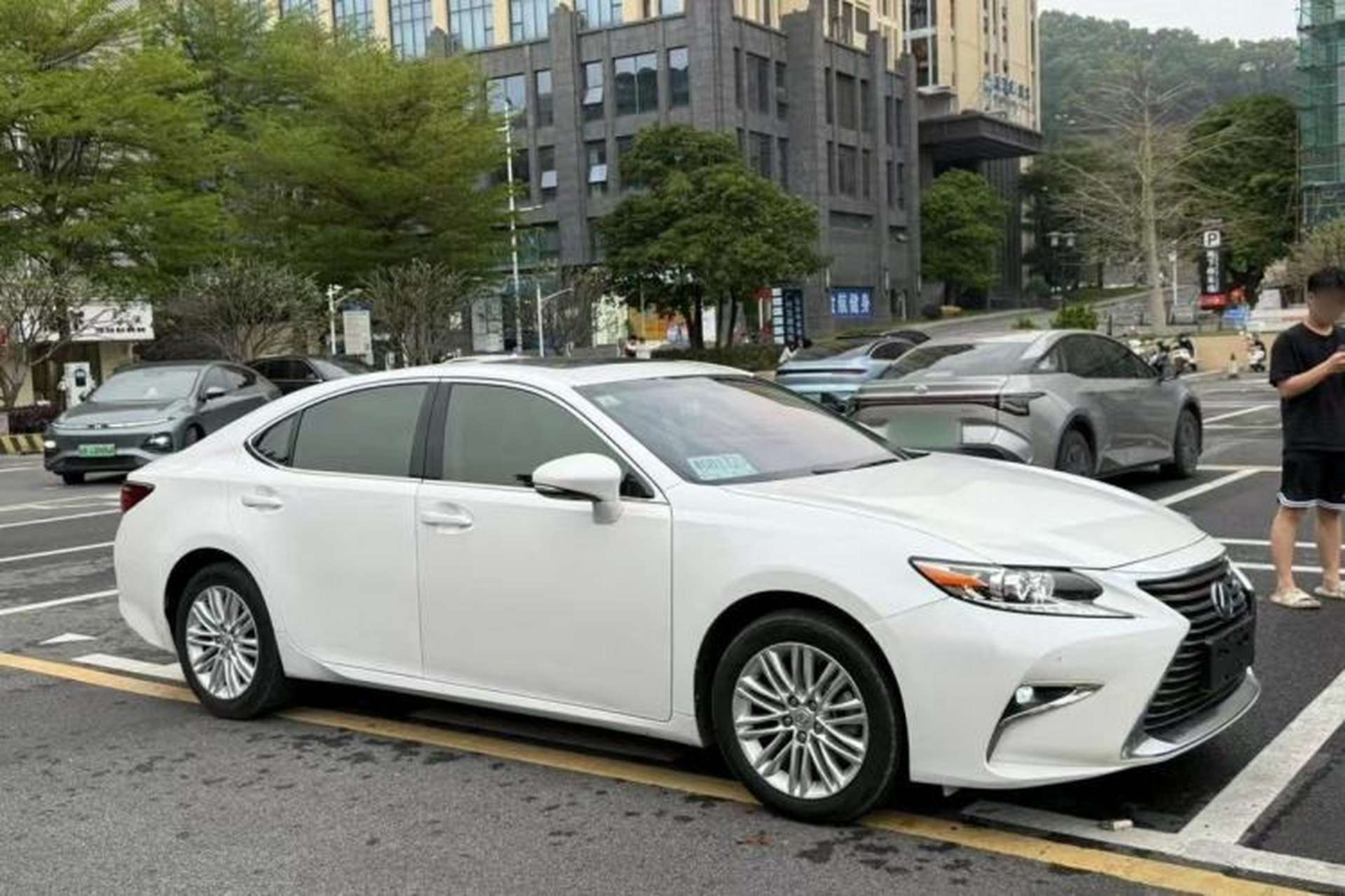 Used Lexus ES 2015 200 Elite Edition Exterior 2