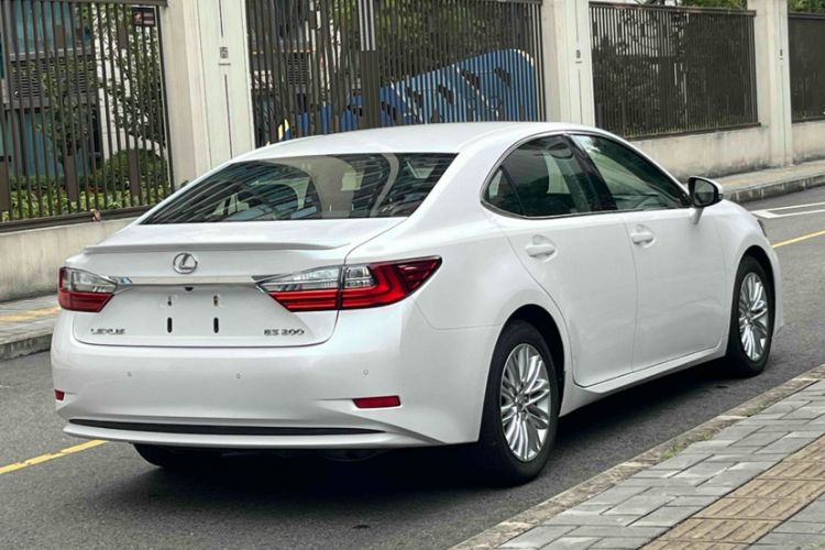 Used Lexus ES 2015 200 Elite Edition Exterior 3