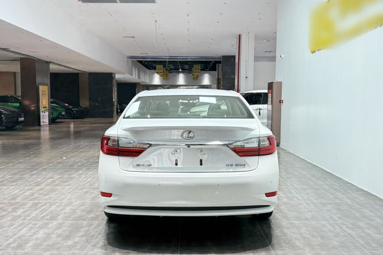 Used Lexus ES 2015 200 Elite Edition Exterior 4